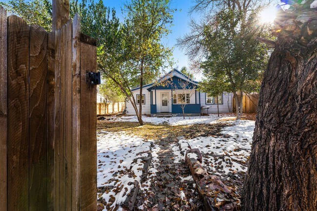 Foto del edificio - Old Town Lafayette Location! 4 bedrooms! H...
