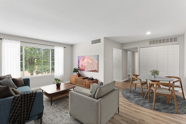 Building Photo - Leesburg Apartments