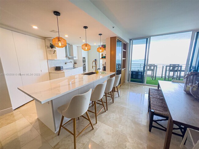 Foto del edificio - 808 Brickell Key Dr