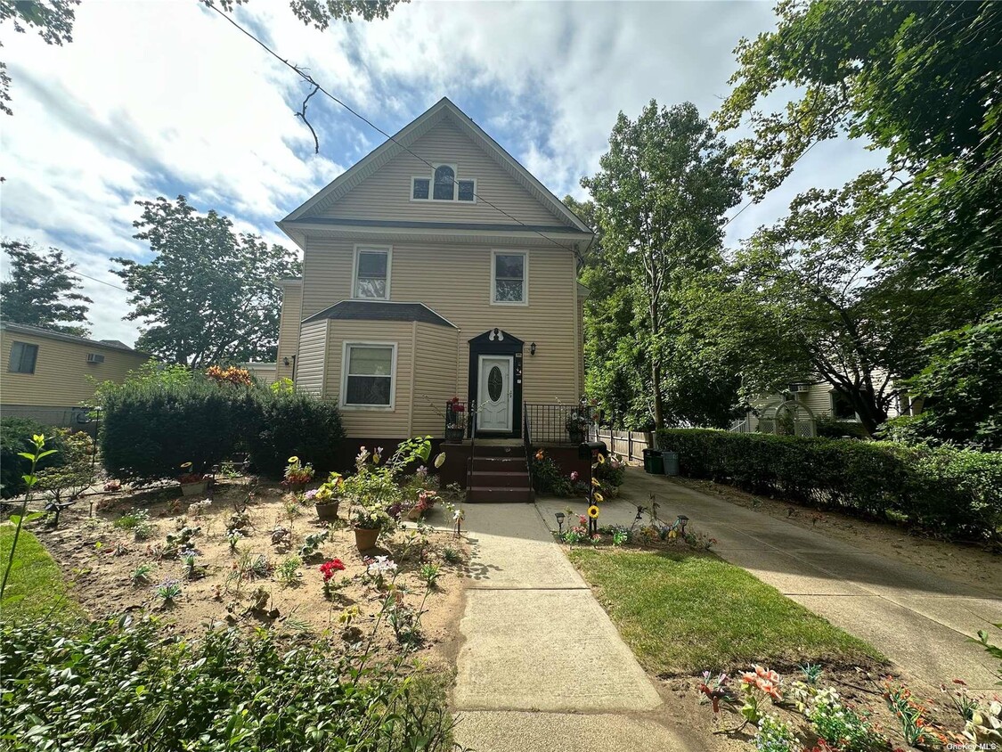 Primary Photo - 44 Sherman St