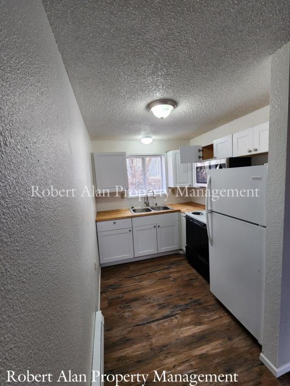 617 1/2 NW 3rd - 617 1/2  NW 3rd