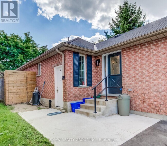 Building Photo - 122 Kovac Rd