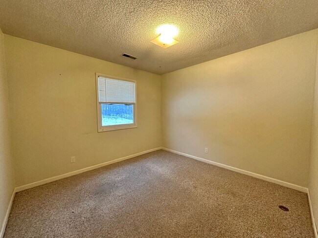 Foto del edificio - 3 Bedroom / 1 bathroom house