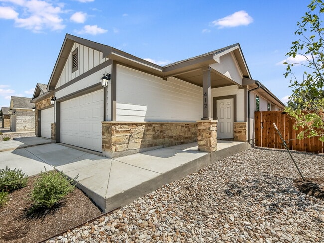 Building Photo - 412 Parkline Dr