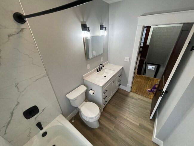 Foto del edificio - 336-348 E 14th Ave