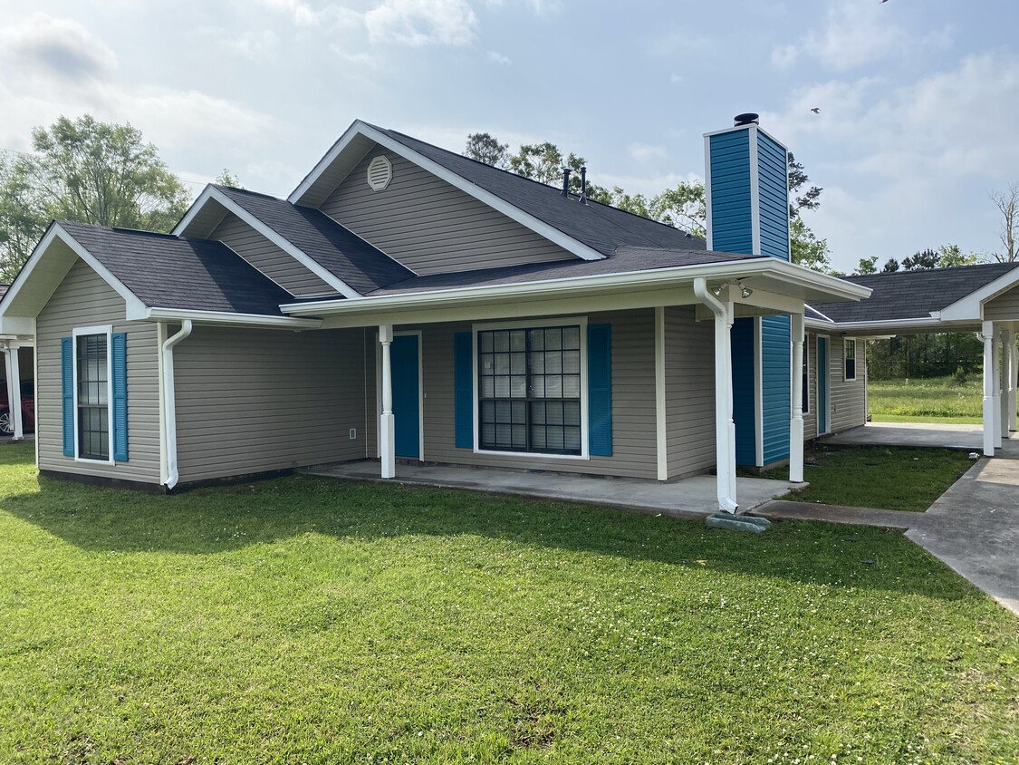 Foto principal - 16 Cypress Dr