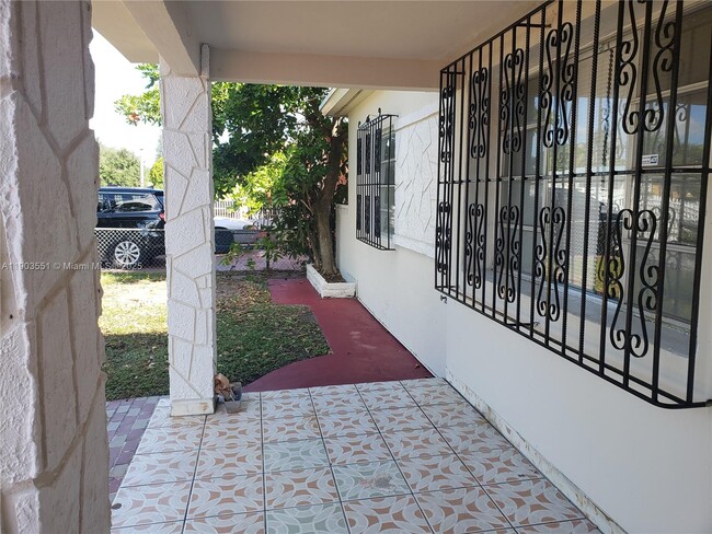 Building Photo - 1370 NW 116th Terrace