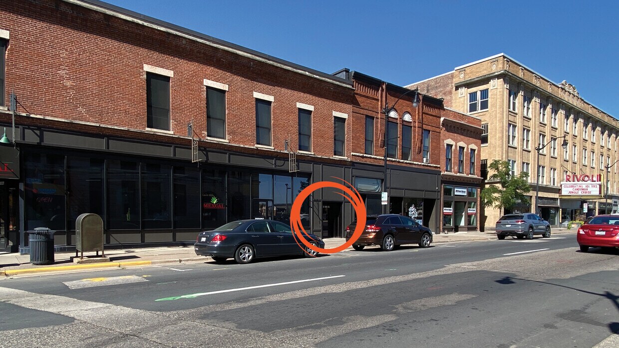 105 4th St N Unit 4, La Crosse, WI 54601 Apartments in La Crosse, WI