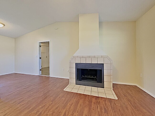 Building Photo - 995 West Pkwy