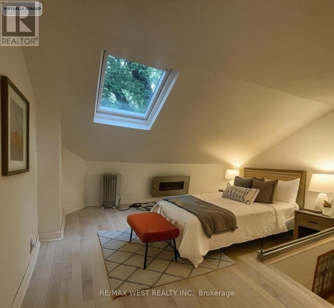 Photo du bâtiment - 1813 Gerrard St E