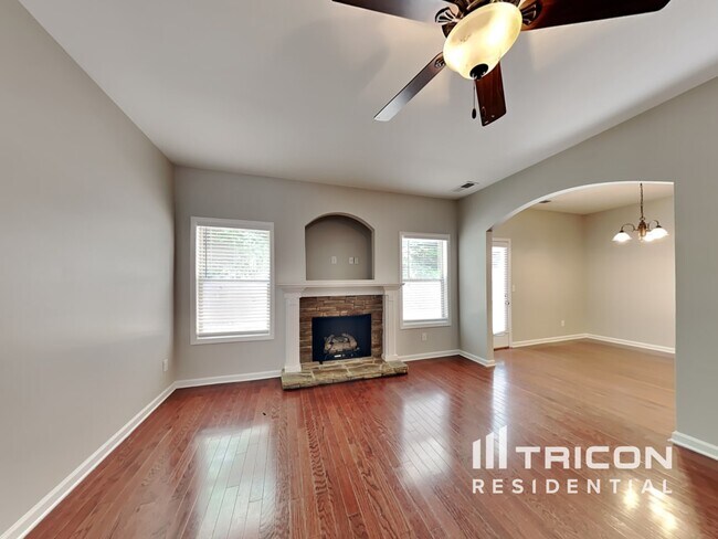 Foto del edificio - 127 Bethany Manor Dr