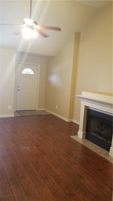 Building Photo - 866 Oakwood Ln