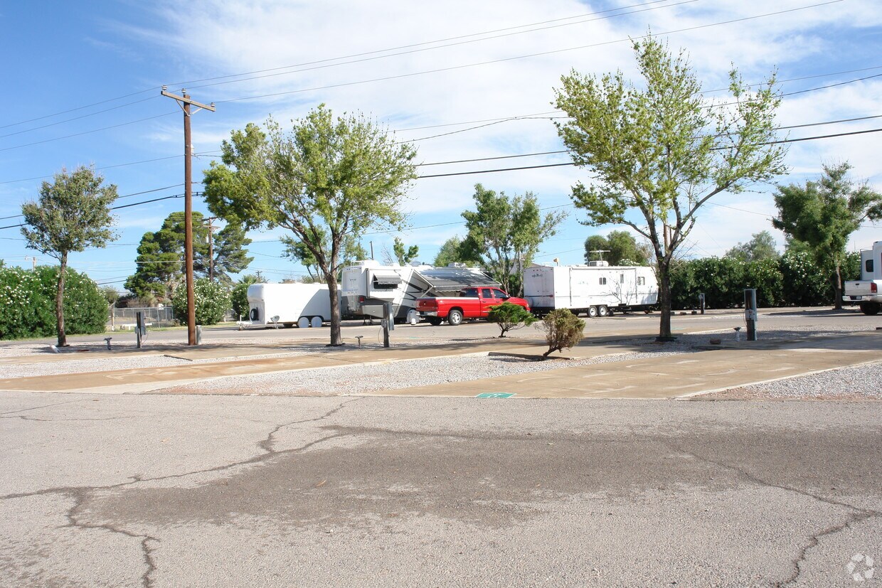 Building Photo - Gaslight Square Mobilehome