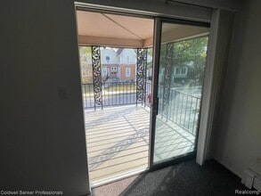 Building Photo - 620 E Lincoln Ave