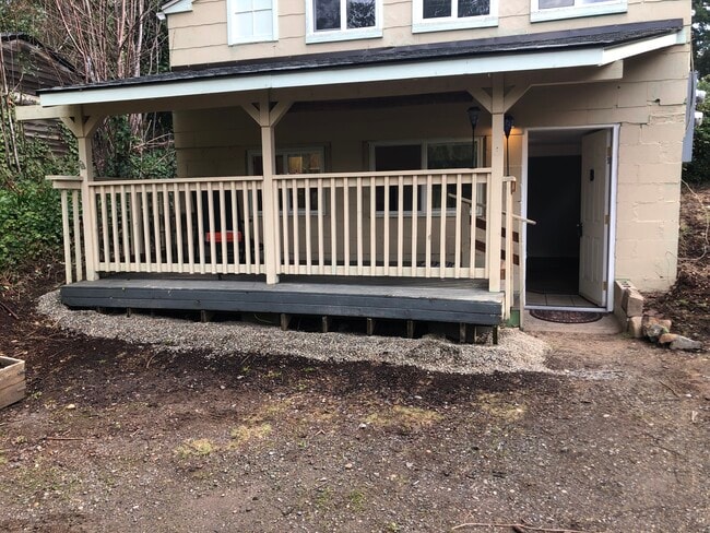 Building Photo - 1535 Madrona Point