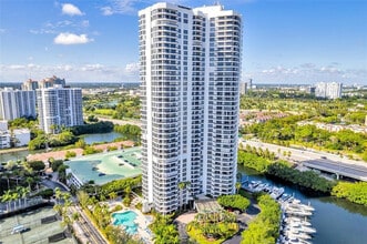 Building Photo - 3500 Mystic Pointe Dr