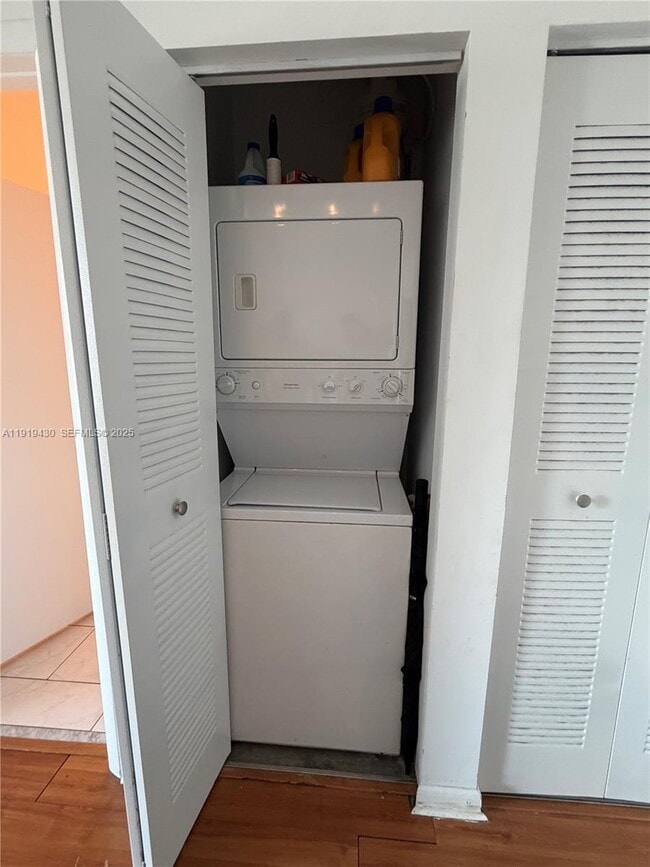 Building Photo - 133 NE 2nd Ave