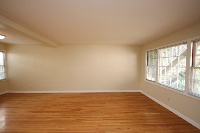 Building Photo - 1745 Grevelia St