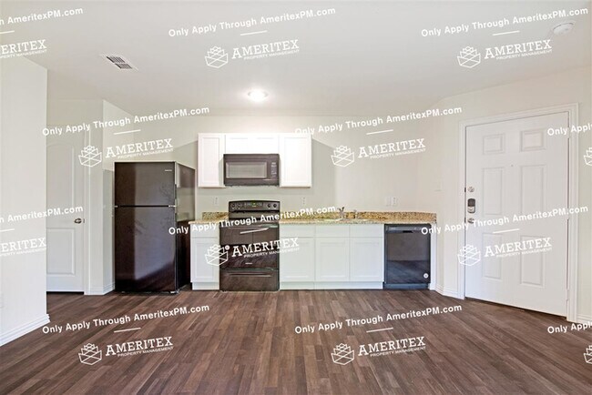 Foto del edificio - 112 Pinebrook Pl