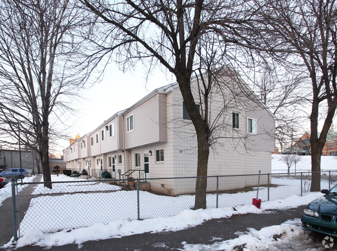 Primary Photo - South End Apartments