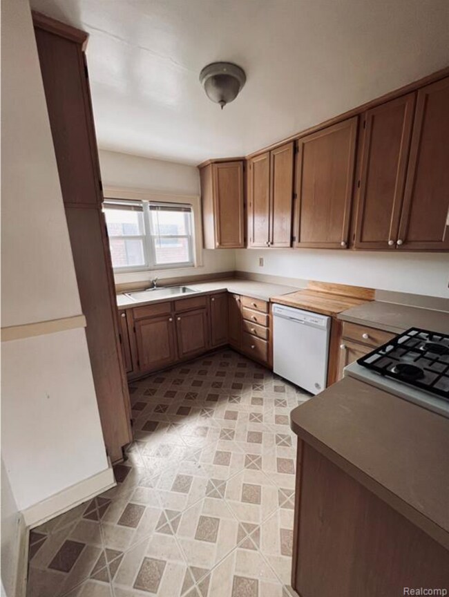 Foto del edificio - 1380 Somerset Ave