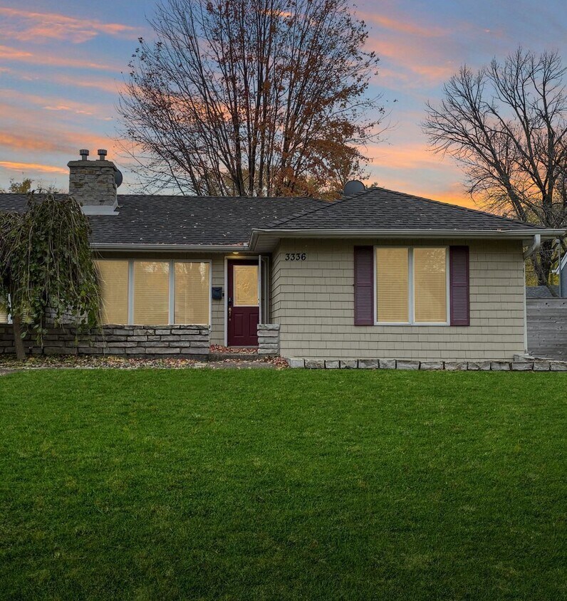 Foto principal - 3338 Library Ln