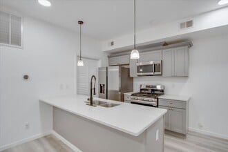 Building Photo - 500 S 18th St