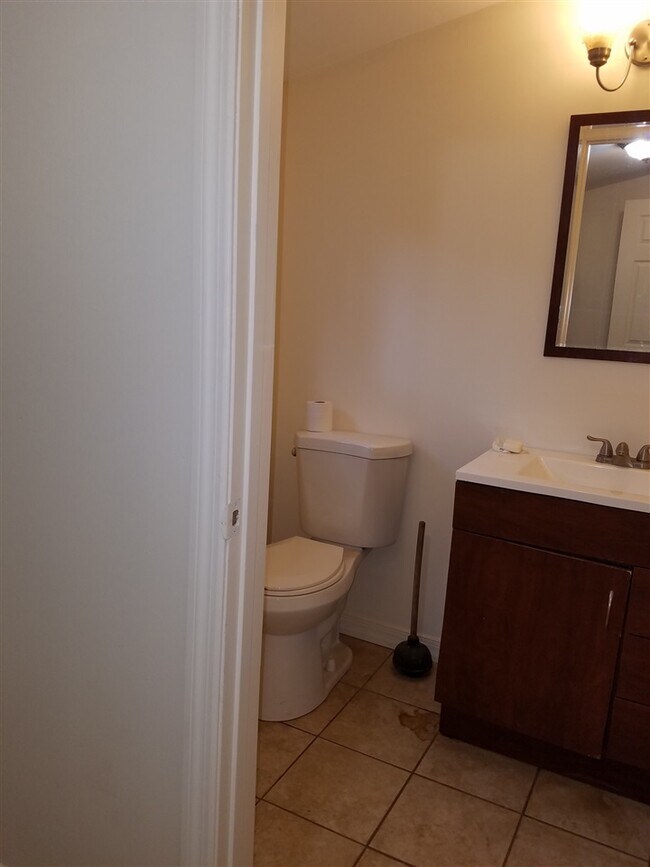 Foto del edificio - 2207 Berkshire Dr