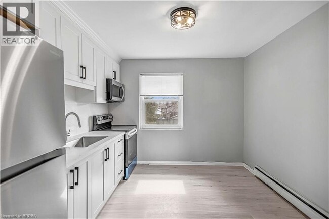 Building Photo - 151 Siebert Ave