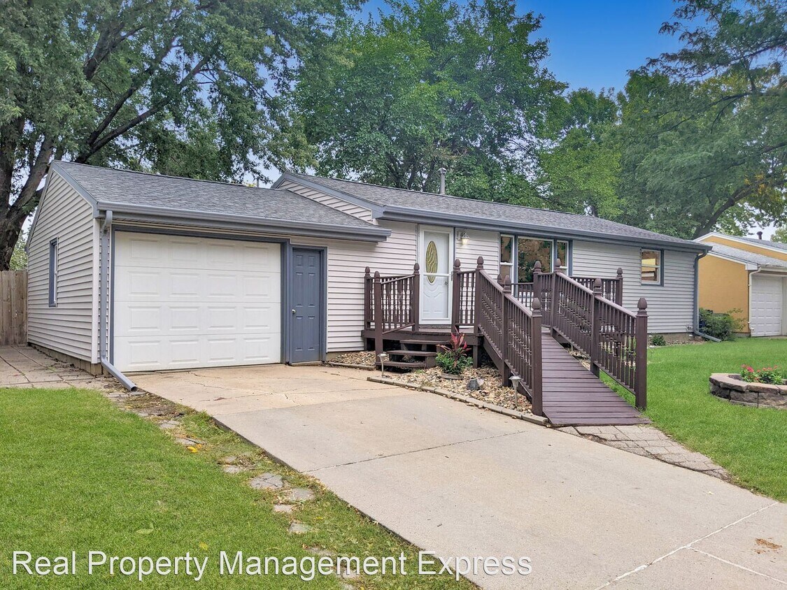 3 br, 1 bath House 5800 W 15th St. House Rental in Sioux Falls, SD