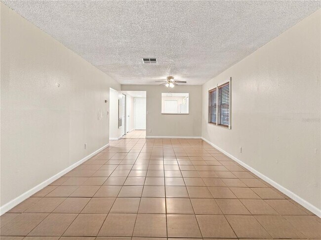 Foto del edificio - 2452 Enterprise Rd