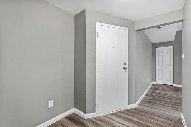 Building Photo - 5582 Pershing Ave