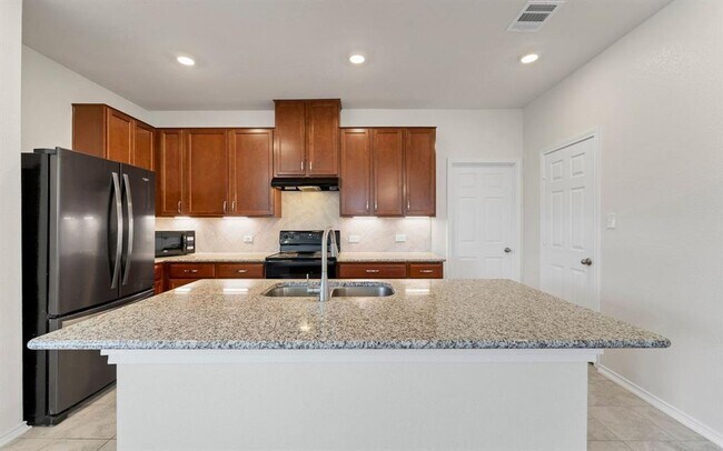 Building Photo - 229 Kennicott Dr