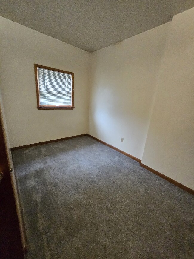 bedroom 2 - 173 N Chambers St