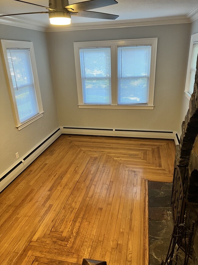 Building Photo - 22 Andrews St