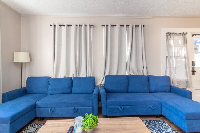 Building Photo - 2217 13th St