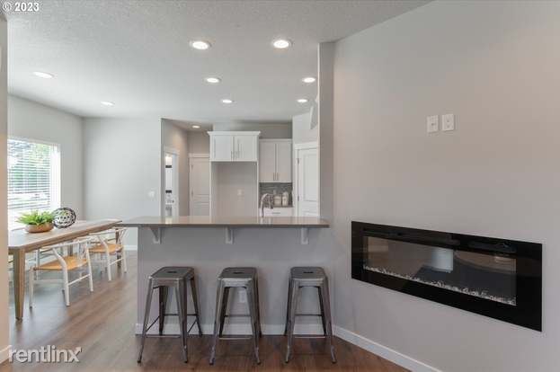 Building Photo - 3 br, 2.5 bath Townhome - 18010 Northeast ...
