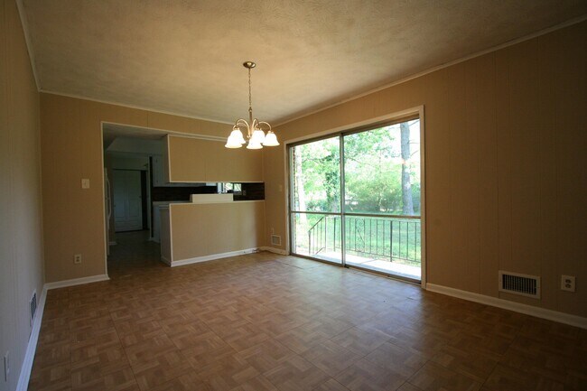 Building Photo - 2363 Verna Dr