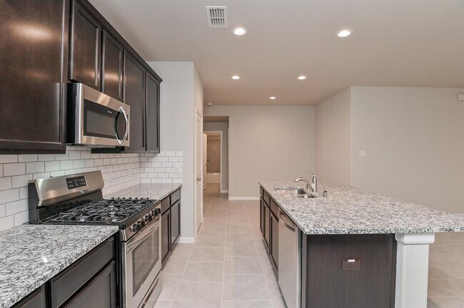 Building Photo - 1407 Central Heights Dr