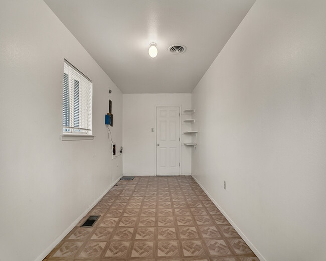 Foto del edificio - Westside 3 Bedroom 1.75 Bath