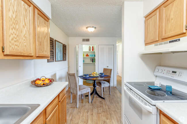 2BD, 2BA - 1,060 ft² - Castlegate