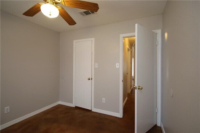 Foto del edificio - 12400 Captain Hopkins Cove