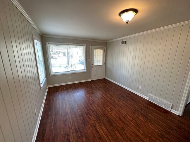 Building Photo - 285 Hope - Available Now!