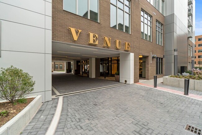 Foto del edificio - 925 N Fairfax St