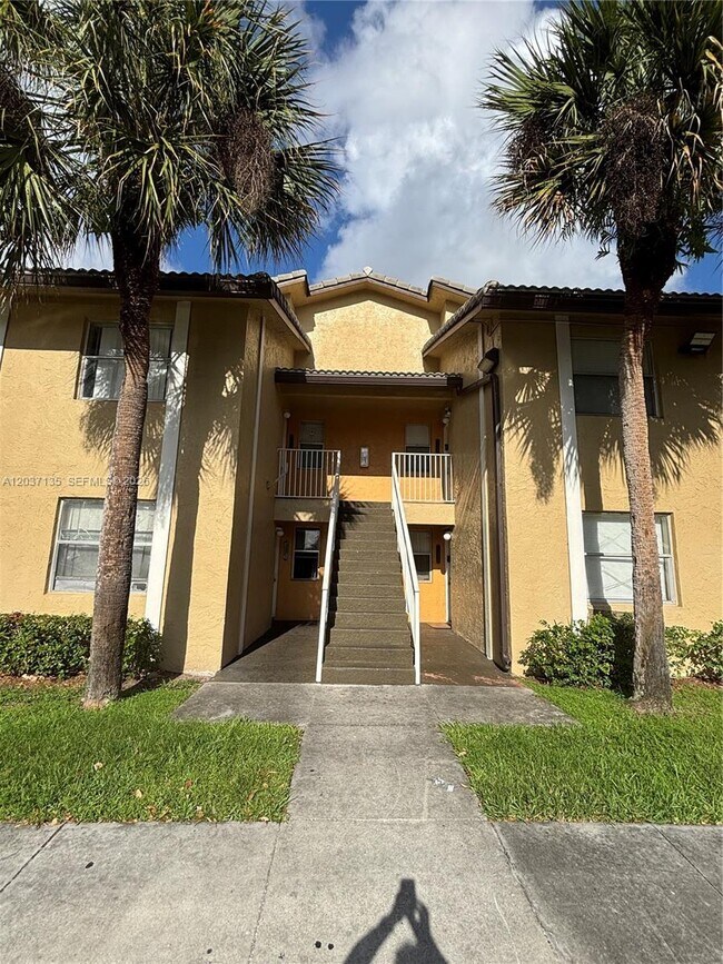 Foto del edificio - 11585 NW 43rd St