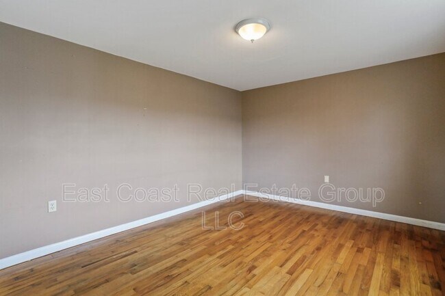 Foto del edificio - 6982 Arden Nollville Rd
