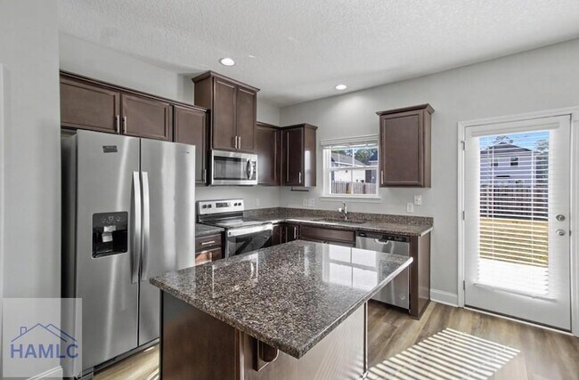 Foto del edificio - 1034 Grayson Ave