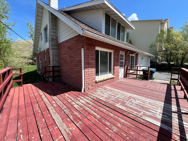 Building Photo - Great Property South of Town