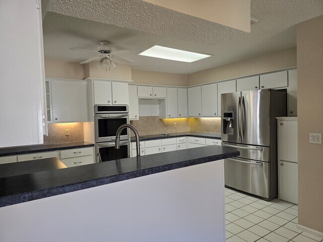 Foto del edificio - 6 Sunnygrove Dr