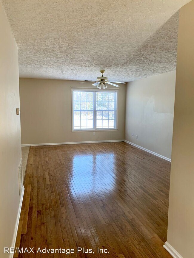 Building Photo - 3 br, 2 bath House - 112 Red Hawk Dr